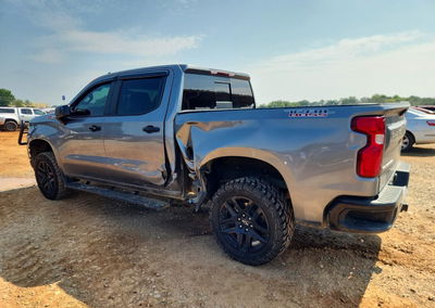 2021 Chevrolet Silverado K1500 Lt Trail Boss, daño Lateral, Copart lote 64278936, foto 2 de 6