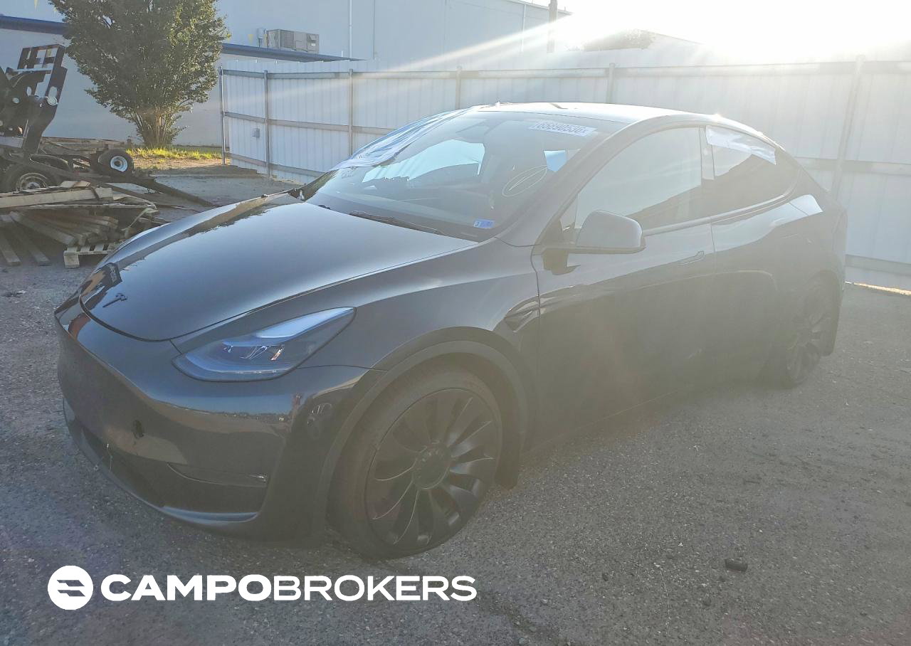 2024 Tesla Model Y, daño Lateral, Copart lote 65890536