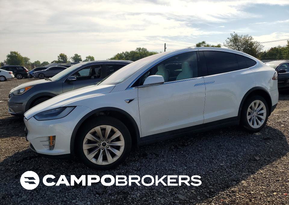 2021 Tesla Model X, daño Frontal, Copart lote 68545556