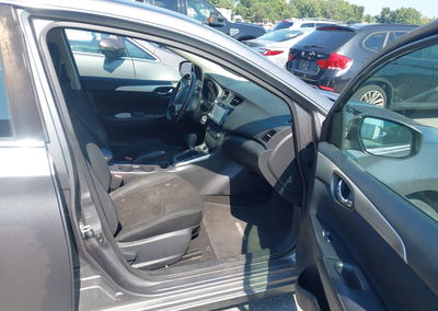 2019 Nissan Sentra S, daño Normal Wear & Tear, Iaai lote 46028533, foto 5 de 6