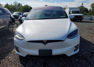2021 Tesla Model X, daño Frontal, Copart lote 68545556, foto 5 de 6