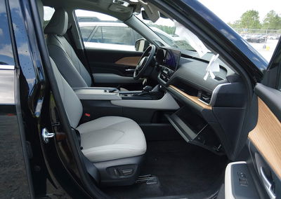 2024 Toyota Grand Highlander Limited, uszkodzenie: Przód, Iaai lot 45786472, zdjęcie 5 z 6