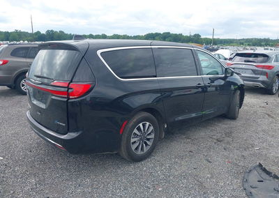 2023 Chrysler Pacifica Hybrid Touring L, Front End damage, Iaai lot 45738511, photo 4 of 6