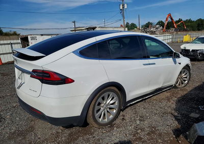 2021 Tesla Model X, daño Frontal, Copart lote 68545556, foto 3 de 6