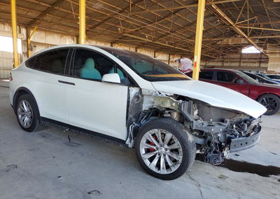2020 Tesla Model X, uszkodzenie: Przód, Copart lot 62273696, zdjęcie 4 z 13