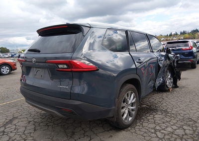 2024 Toyota Grand Highlander Limited, daño Lateral derecho, Iaai lote 44836284, foto 4 de 6
