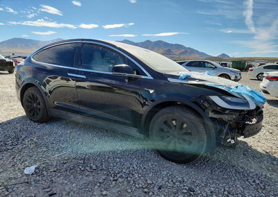 2019 Tesla Model X, uszkodzenie: Przód, Copart lot 68679456, zdjęcie 4 z 6