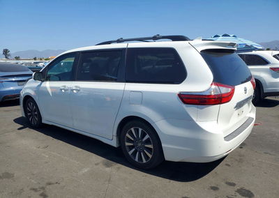 2019 Toyota Sienna Limited Premium 7-passenger, daño Frontal, Copart lote 68010856, foto 2 de 6