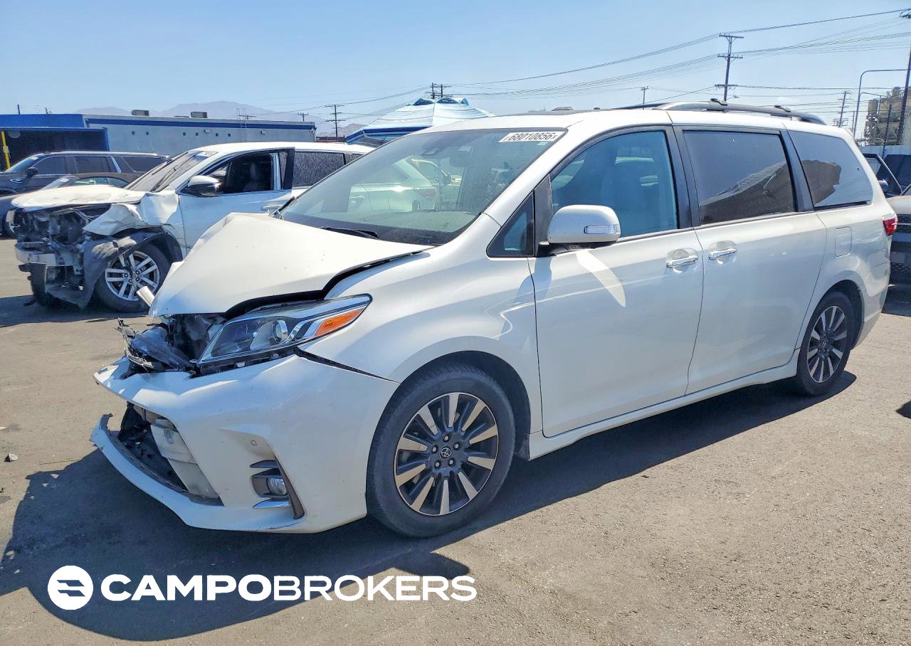 2019 Toyota Sienna Limited Premium 7-passenger, daño Frontal, Copart lote 68010856