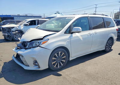 2019 Toyota Sienna Limited Premium 7-passenger, daño Frontal, Copart lote 68010856