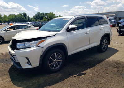 2019 Toyota Highlander Xle, пошкодження: Передня частина, Copart лот 64254426