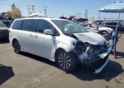 2019 Toyota Sienna Limited Premium 7-passenger, daño Frontal, Copart lote 68010856, foto 4 de 6