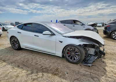 2020 Tesla Model S, daño Frontal, Copart lote 64269446, foto 4 de 6