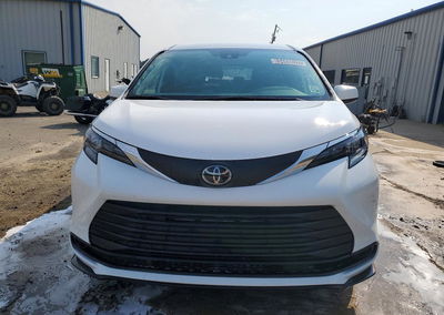 2026 Toyota Sienna Le, daño Trasero, Copart lote 63489026, foto 5 de 6