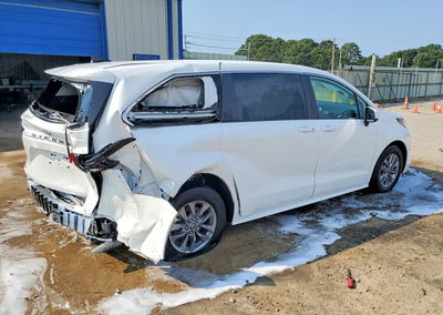 2026 Toyota Sienna Le, daño Trasero, Copart lote 63489026, foto 3 de 6