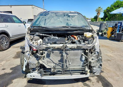 2024 Toyota Sienna Platinum 7-passenger, daño Frontal, Copart lote 66065336, foto 5 de 6