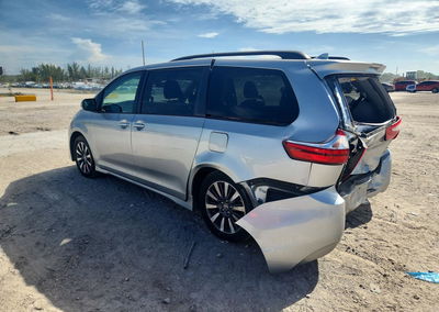 2019 Toyota Sienna Limited 7-passenger, uszkodzenie: Tył, Copart lot 66655466, zdjęcie 2 z 6