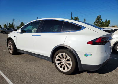 2021 Tesla Model X, daño Frontal, Copart lote 67543476, foto 2 de 6