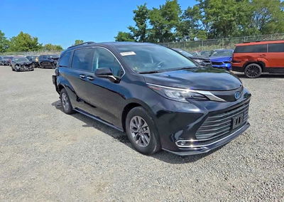 2024 Toyota Sienna Xle, daño Trasero, Copart lote 68052816, foto 3 de 6