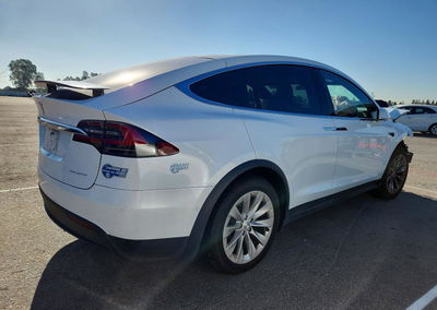 2021 Tesla Model X, daño Frontal, Copart lote 67543476, foto 3 de 6