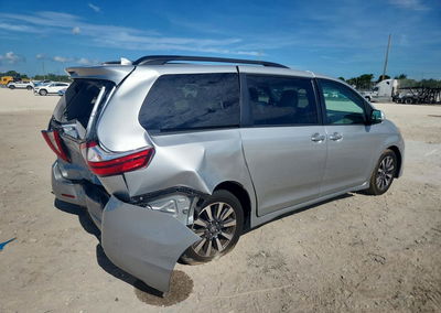 2019 Toyota Sienna Limited 7-passenger, uszkodzenie: Tył, Copart lot 66655466, zdjęcie 3 z 6