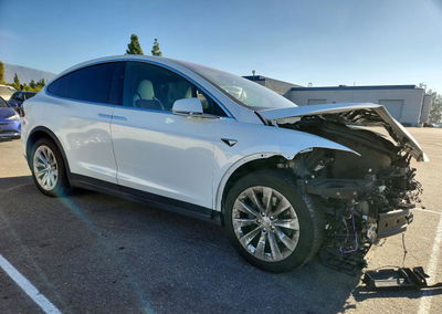 2021 Tesla Model X, daño Frontal, Copart lote 67543476, foto 4 de 6