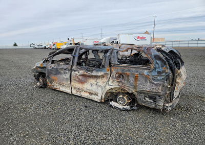 2020 Toyota Sienna Xle 7-passenger, daño Incendio, Copart lote 64307586, foto 2 de 6