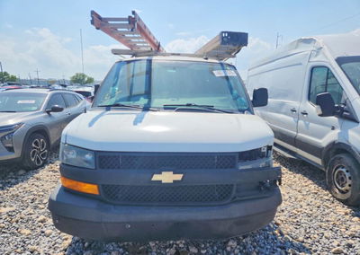 2020 Chevrolet Express 2500 Cargo Utility / Service Van, uszkodzenie: Przód, Copart lot 46711576, zdjęcie 5 z 6