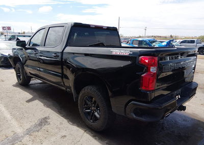 2021 Chevrolet Silverado 1500 4wd  Short Bed Lt Trail Boss, daño Frontal, Iaai lote 45664105, foto 3 de 6