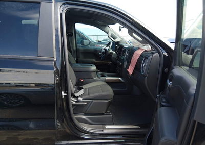 2021 Chevrolet Silverado 1500 4wd  Short Bed Lt Trail Boss, daño Frontal, Iaai lote 45664105, foto 5 de 6