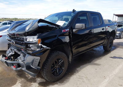 2021 Chevrolet Silverado 1500 4wd  Short Bed Lt Trail Boss, daño Frontal, Iaai lote 45664105, foto 2 de 6