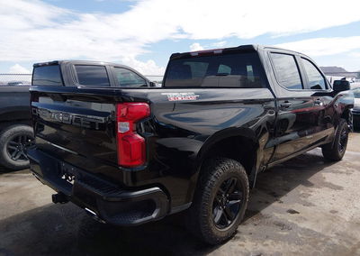 2021 Chevrolet Silverado 1500 4wd  Short Bed Lt Trail Boss, daño Frontal, Iaai lote 45664105, foto 4 de 6