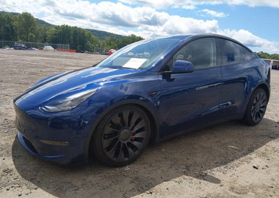 2024 Tesla Model Y Performance Dual Motor All-wheel Drive, daño Frontal derecho, Iaai lote 45964300, foto 2 de 18