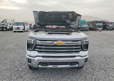 2024 Chevrolet Silverado K2500 Heavy Duty Ltz, daño Incendio, Copart lote 64490686, foto 5 de 6