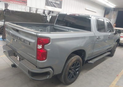 2025 Chevrolet Silverado 1500 Custom, daño Lateral izquierdo, Iaai lote 45911288, foto 4 de 6
