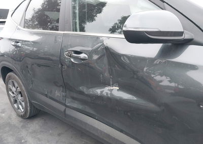 2024 Kia Seltos S, daño Lateral derecho, Iaai lote 44737908, foto 6 de 17