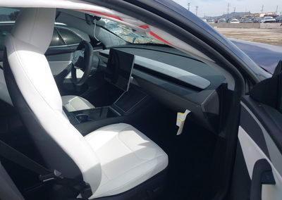 2026 Tesla Model Y Premium Rear-wheel Drive/standard Rear-wheel Drive, daño Frontal, Iaai lote 44791389, foto 5 de 6