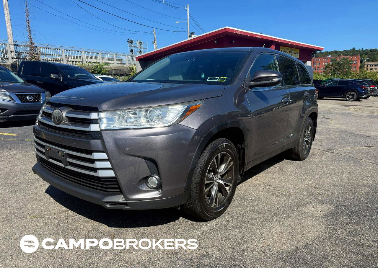 2019 Toyota Highlander Le Plus, daño Abolladuras/rayones menores, Copart lote 68977296