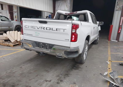 2022 Chevrolet Silverado 1500, daño Frontal, Iaai lote 45752479, foto 4 de 6