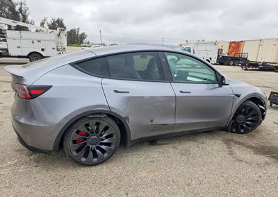 2024 Tesla Model Y, uszkodzenie: Bok, Copart lot 58137386, zdjęcie 3 z 14