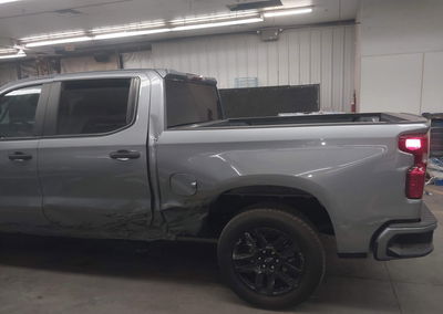 2025 Chevrolet Silverado 1500 Custom, daño Lateral izquierdo, Iaai lote 45911288, foto 6 de 6