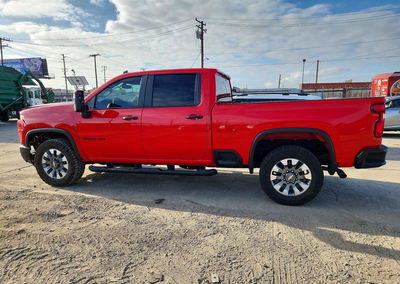 2022 Chevrolet Silverado K2500 Custom, daño Frontal, Copart lote 69427456, foto 2 de 6