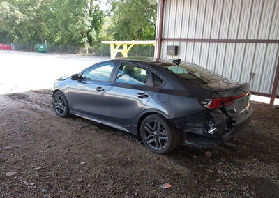 2020 Kia Forte Gt-line, Front & Rear damage, Iaai lot 45803958, photo 3 of 17