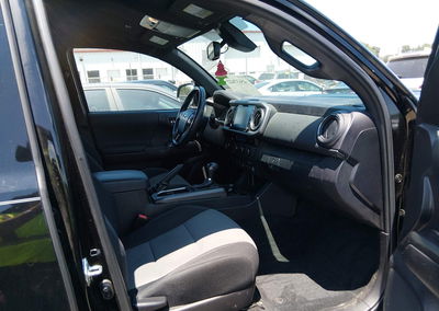 2023 Toyota Tacoma, daño Trasero, Iaai lote 45637622, foto 5 de 21