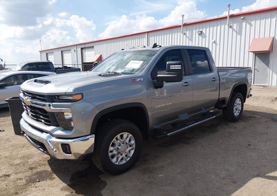 2025 Chevrolet Silverado 2500hd 4wd  Standard Bed Lt, daño Lateral derecho, Iaai lote 45902833, foto 2 de 6