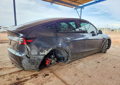 2024 Tesla Model Y, daño Trasero, Copart lote 65342366, foto 3 de 15