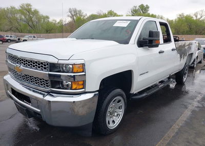 2019 Chevrolet Silverado 2500hd Wt, Interior Burn damage, Iaai lot 44694840, photo 2 of 6