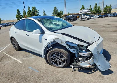 2025 Tesla Model Y, пошкодження: Передня частина, Copart лот 68408086, фото 4 з 15