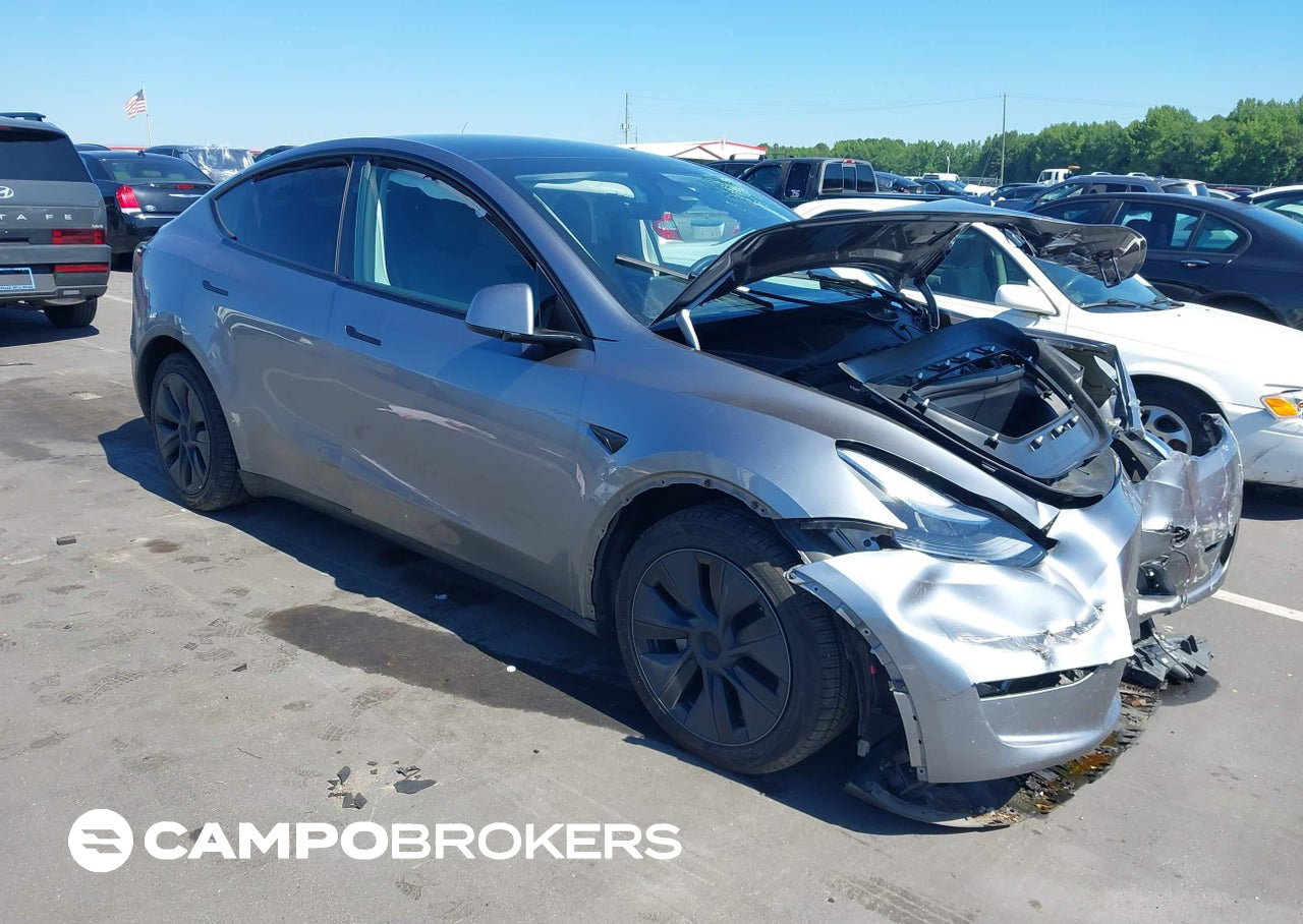 2025 Tesla Model Y Long Range Dual Motor All-wheel Drive, Front End damage, Iaai lot 45280708