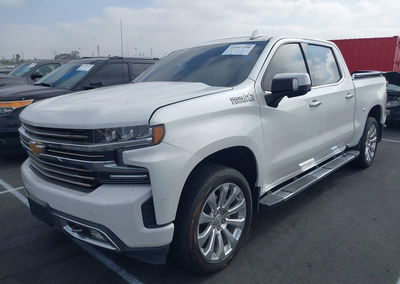 2021 Chevrolet Silverado 1500 4wd  Short Bed High Country, daño Lateral derecho, Iaai lote 45997298, foto 2 de 6